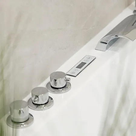 Rehouse - Luxury W Jacuzzi * Molfetta